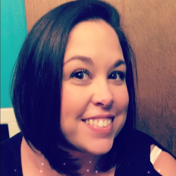 Meet your Posher, Jennifer - Picture 1 of 1